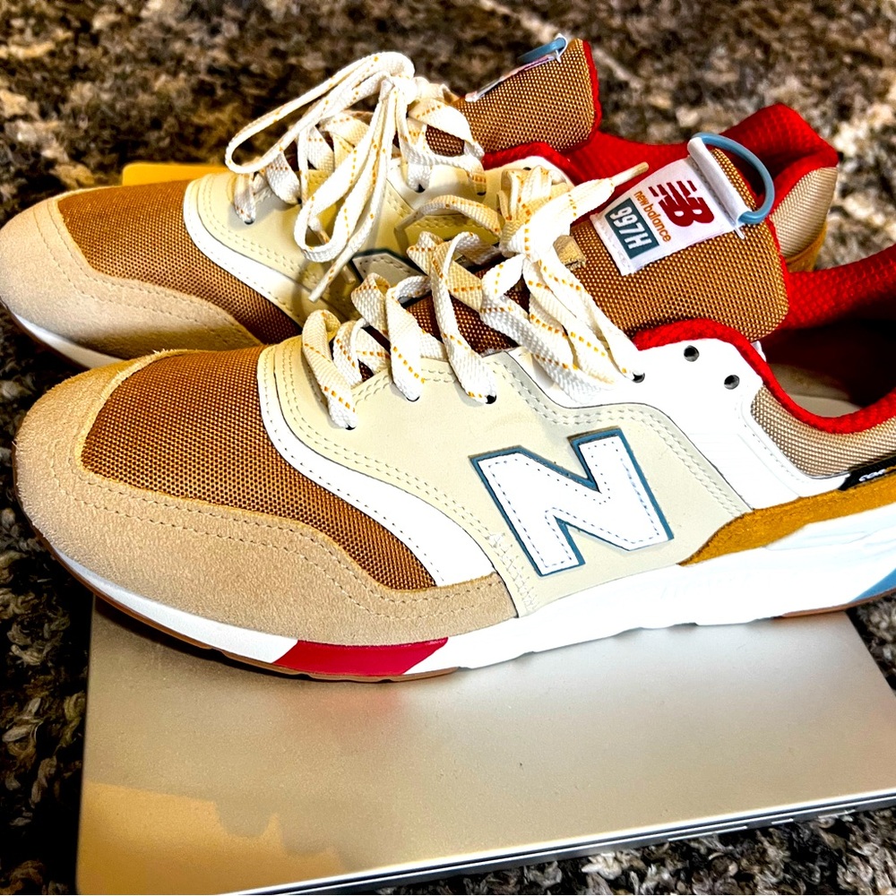 New balance, tennis shoes